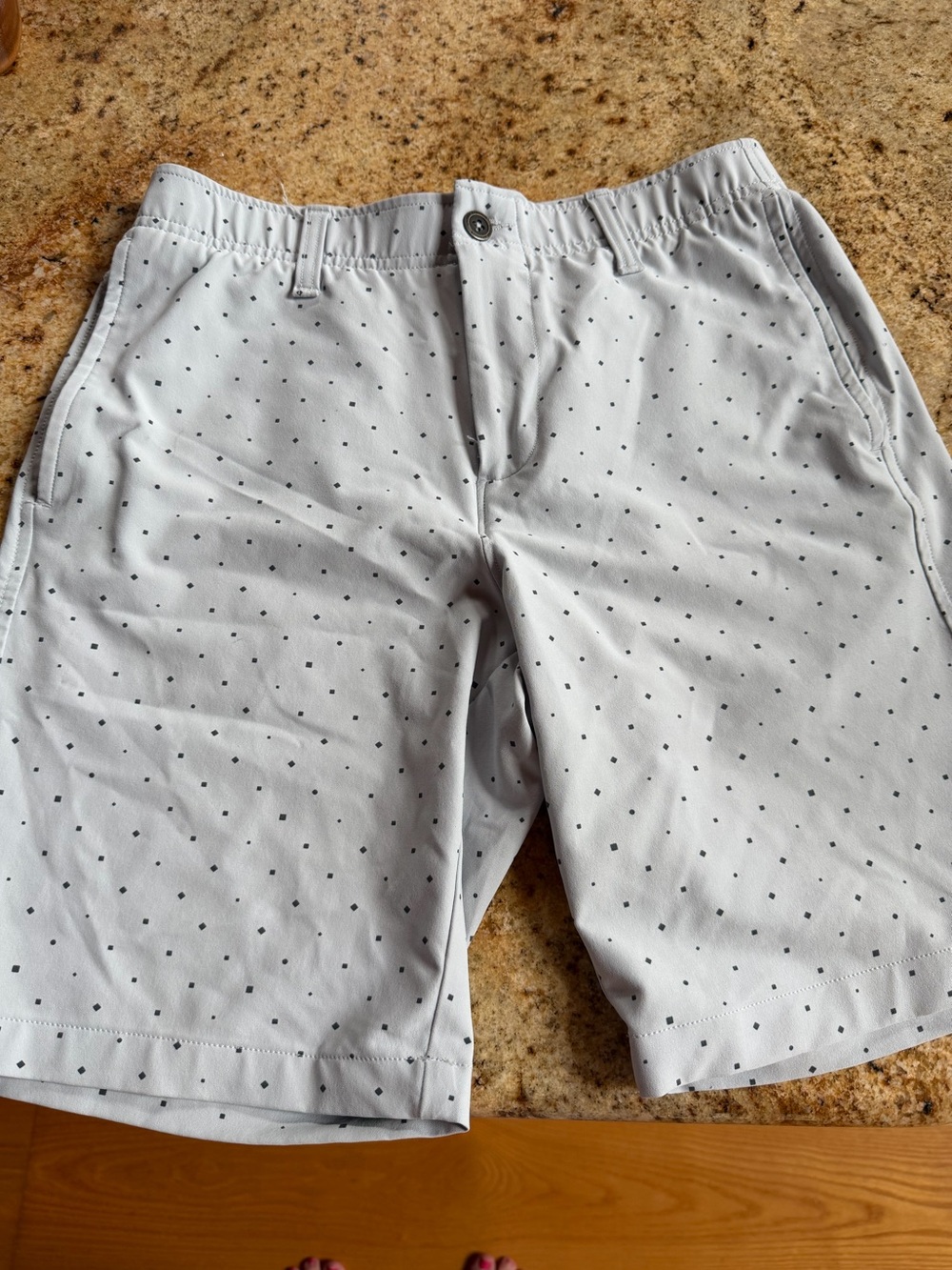 Under Armour Men's White Flat-Front Shorts with Micro Dot Pattern